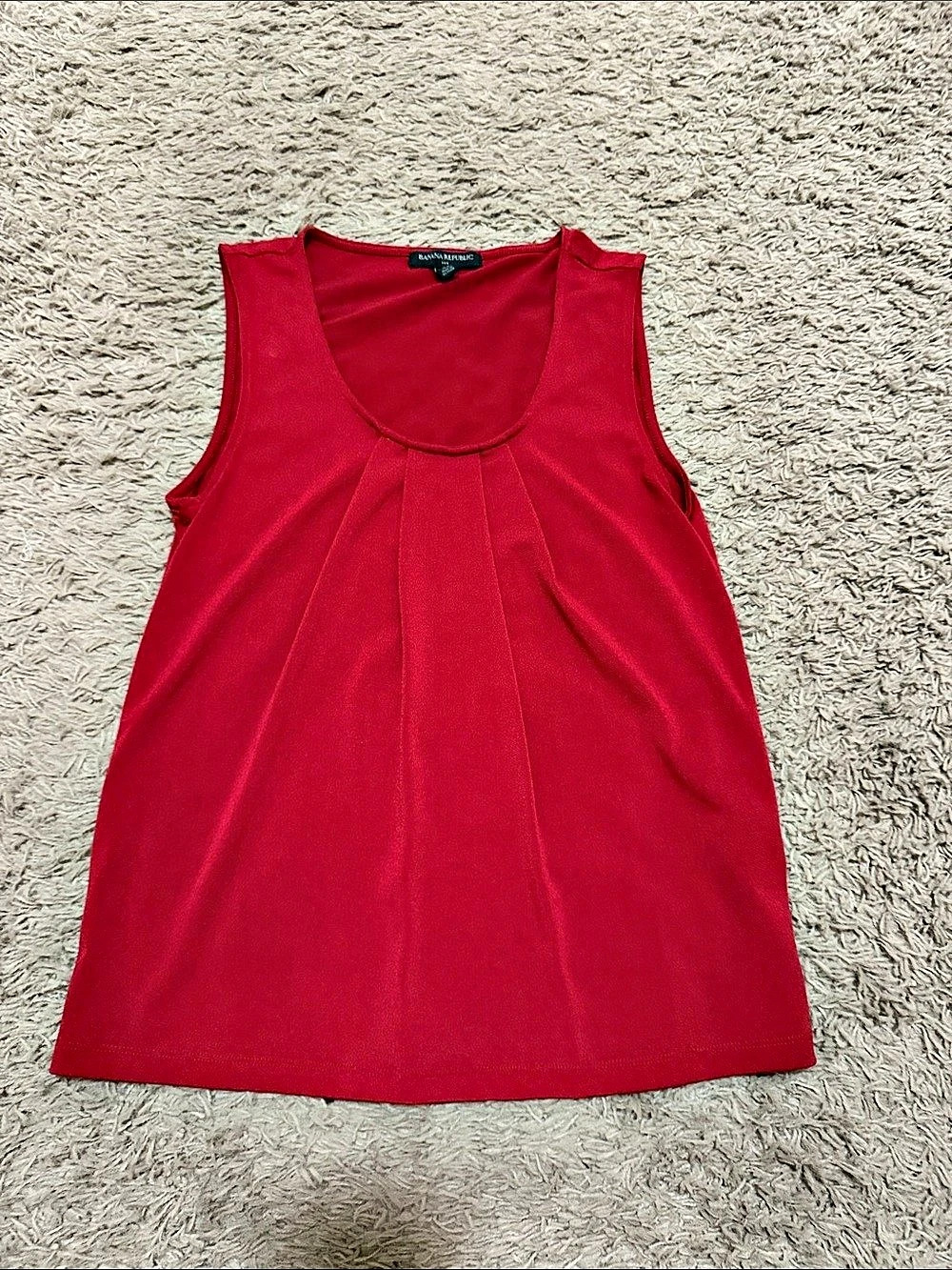 Banana Republic Pleated Tank Top in Red Size XS Like New
